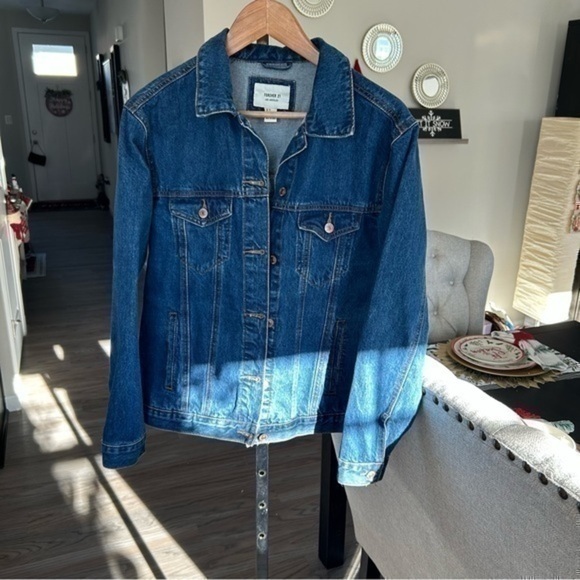 💋Forever 21 oversized Love You patch jean denim blue jacket S New Without tags - Picture 3 of 6